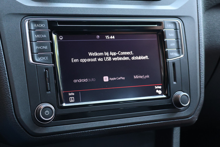 Volkswagen Caddy 2.0 TDI 185 PK DSG Exclusive | ACC | Camera | CarPlay | Bi-Xenon | Alarm | Trekhaak | DAB | MF Stuur | Front Assist | NAP Logisch | NL Auto