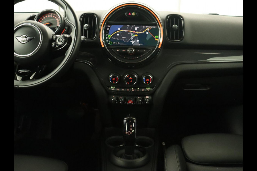 MINI Countryman 1.5 Cooper | Stoelverwarming | Trekhaak | Harman/Kardon | Carplay | Keyless | Navigatie | Climate control | Cruise control | Park Assist | Full LED