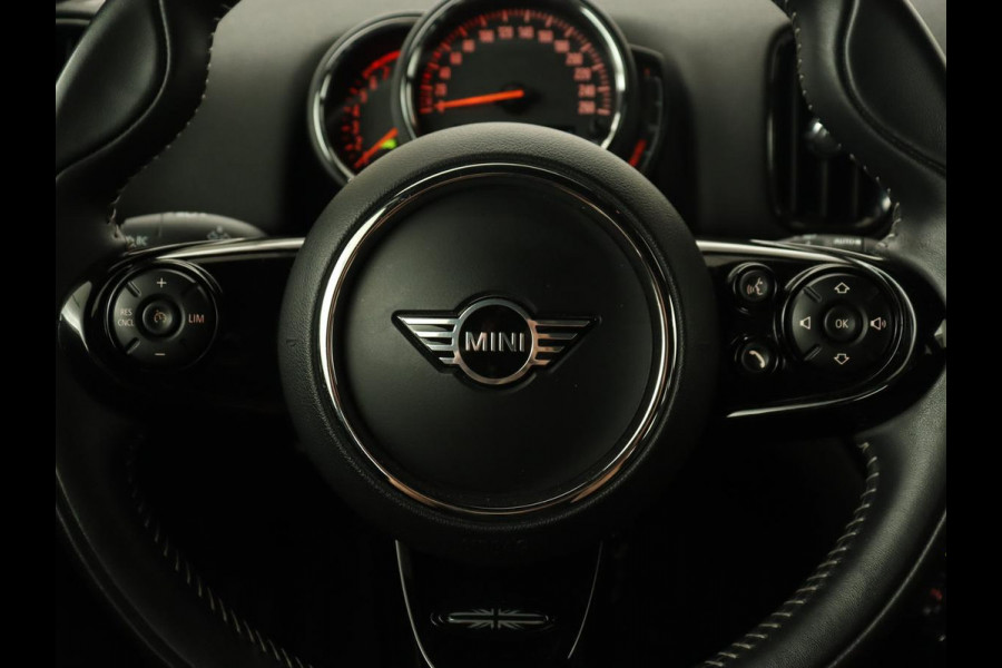 MINI Countryman 1.5 Cooper | Stoelverwarming | Trekhaak | Harman/Kardon | Carplay | Keyless | Navigatie | Climate control | Cruise control | Park Assist | Full LED
