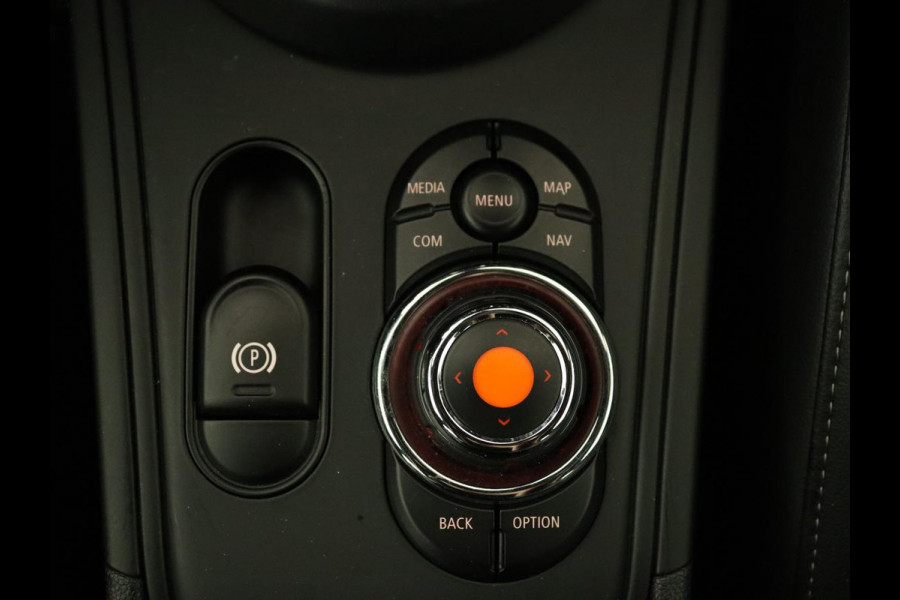 MINI Countryman 1.5 Cooper | Stoelverwarming | Trekhaak | Harman/Kardon | Carplay | Keyless | Navigatie | Climate control | Cruise control | Park Assist | Full LED