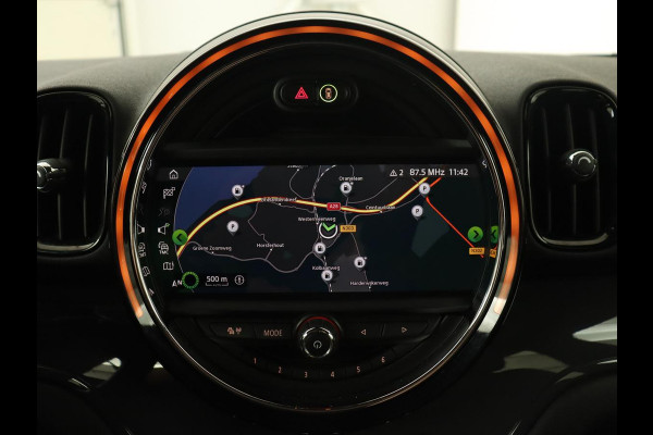 MINI Countryman 1.5 Cooper | Stoelverwarming | Trekhaak | Harman/Kardon | Carplay | Keyless | Navigatie | Climate control | Cruise control | Park Assist | Full LED