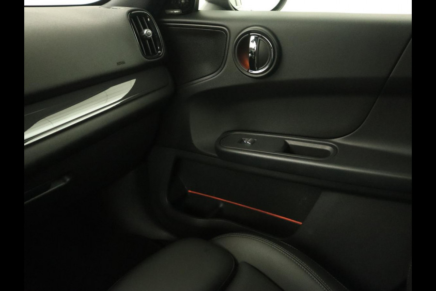 MINI Countryman 1.5 Cooper | Stoelverwarming | Trekhaak | Harman/Kardon | Carplay | Keyless | Navigatie | Climate control | Cruise control | Park Assist | Full LED