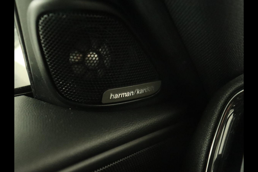 MINI Countryman 1.5 Cooper | Stoelverwarming | Trekhaak | Harman/Kardon | Carplay | Keyless | Navigatie | Climate control | Cruise control | Park Assist | Full LED