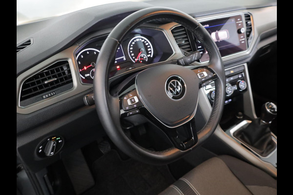 Volkswagen T-Roc 1.0 TSI Style 110 pk | Navigatie | Parkeersensoren | Autom. airco | Adaptieve cruise control | Apple Carplay/Android Auto |