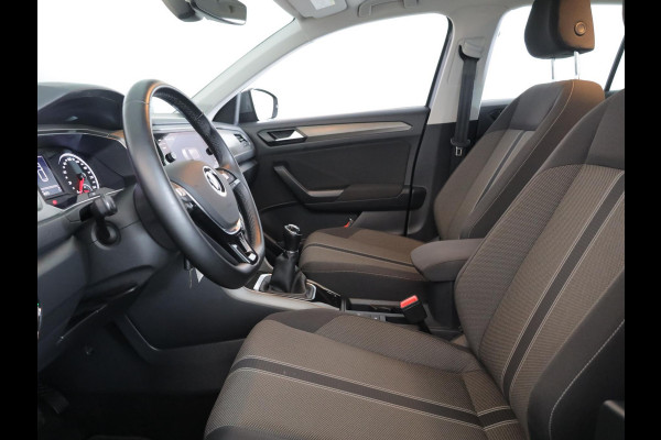 Volkswagen T-Roc 1.0 TSI Style 110 pk | Navigatie | Parkeersensoren | Autom. airco | Adaptieve cruise control | Apple Carplay/Android Auto |