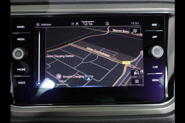 Volkswagen T-Roc 1.0 TSI Style 110 pk | Navigatie | Parkeersensoren | Autom. airco | Adaptieve cruise control | Apple Carplay/Android Auto |