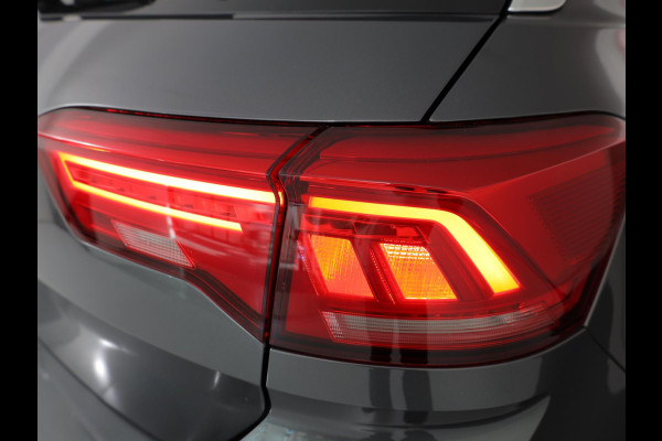 Volkswagen T-Roc 1.0 TSI Style 110 pk | Navigatie | Parkeersensoren | Autom. airco | Adaptieve cruise control | Apple Carplay/Android Auto |