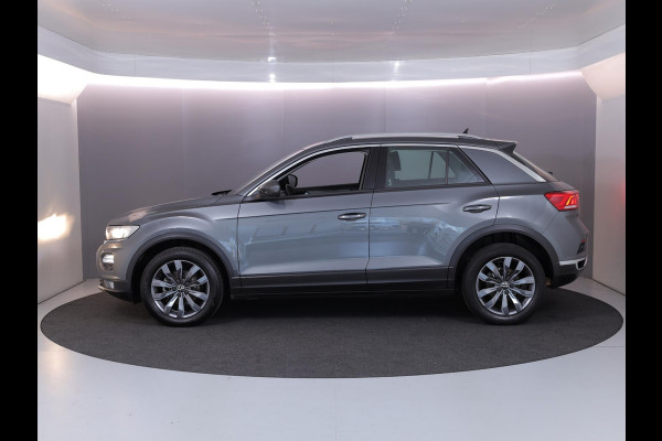 Volkswagen T-Roc 1.0 TSI Style 110 pk | Navigatie | Parkeersensoren | Autom. airco | Adaptieve cruise control | Apple Carplay/Android Auto |