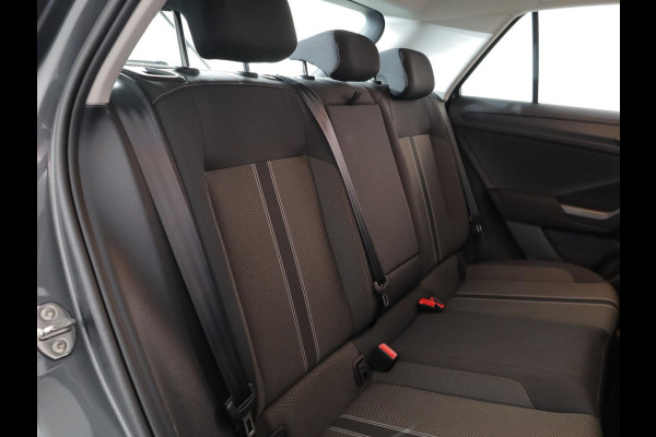 Volkswagen T-Roc 1.0 TSI Style 110 pk | Navigatie | Parkeersensoren | Autom. airco | Adaptieve cruise control | Apple Carplay/Android Auto |