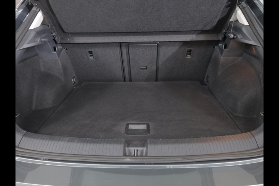 Volkswagen T-Roc 1.0 TSI Style 110 pk | Navigatie | Parkeersensoren | Autom. airco | Adaptieve cruise control | Apple Carplay/Android Auto |