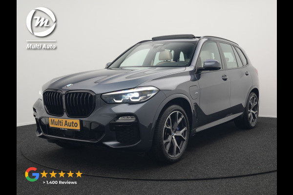 BMW X5 xDrive45e M Sport Plug In Hybrid 395pk Dealer O.H. PHEV | Trekhaak Af Fabriek | Panodak | Soft Close | Luchtvering | 360 Camera | Adaptive Cruise | Harman & Kardon | Lederen Comfortstoelen Memory & Verwarmd | Blis | M Sportstuur Verwarmd |