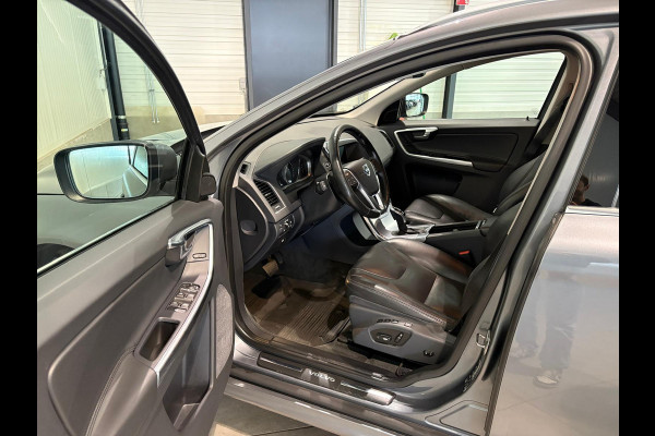 Volvo XC60 D4 Aut. Summum Leder Stoelverwarming Trekhaak Parkeercamera 190pk Volvo XC60 D4 Aut. Summum Leder Stoelverwarming Trekhaak Parkeercamera 190pk