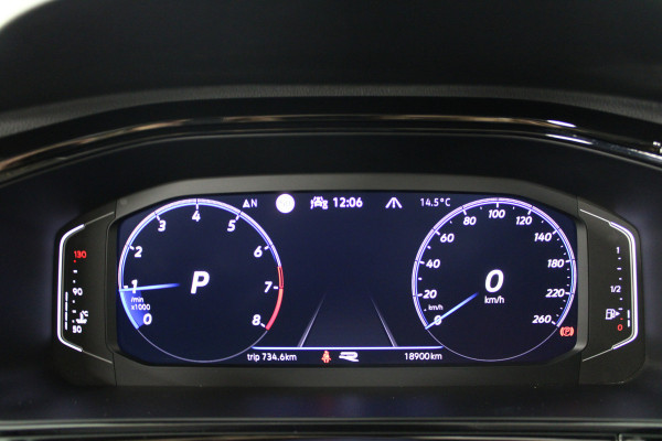 Volkswagen T-Roc 1.5 TSI R-Line Edition 3x R-Line|Pano|Camera|Side|Stoelverw.