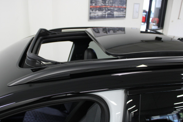 Volkswagen T-Roc 1.5 TSI R-Line Edition 3x R-Line|Pano|Camera|Side|Stoelverw.