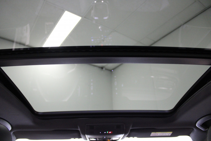 Volkswagen T-Roc 1.5 TSI R-Line Edition 3x R-Line|Pano|Camera|Side|Stoelverw.