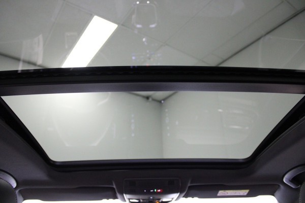 Volkswagen T-Roc 1.5 TSI R-Line Edition 3x R-Line|Pano|Camera|Side|Stoelverw.