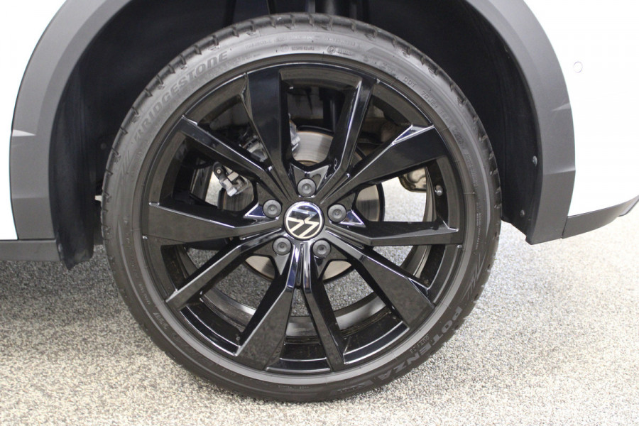 Volkswagen T-Roc 1.5 TSI R-Line Edition 3x R-Line|Pano|Camera|Side|Stoelverw.
