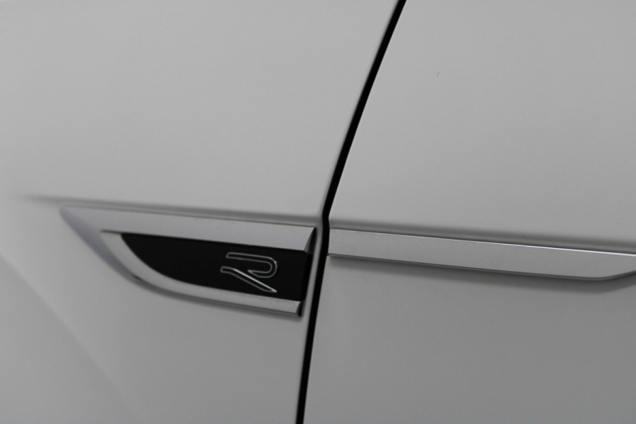 Volkswagen T-Roc 1.5 TSI R-Line Edition 3x R-Line|Pano|Camera|Side|Stoelverw.