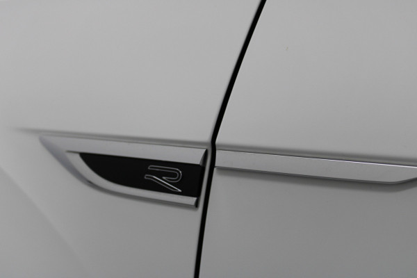 Volkswagen T-Roc 1.5 TSI R-Line Edition 3x R-Line|Pano|Camera|Side|Stoelverw.