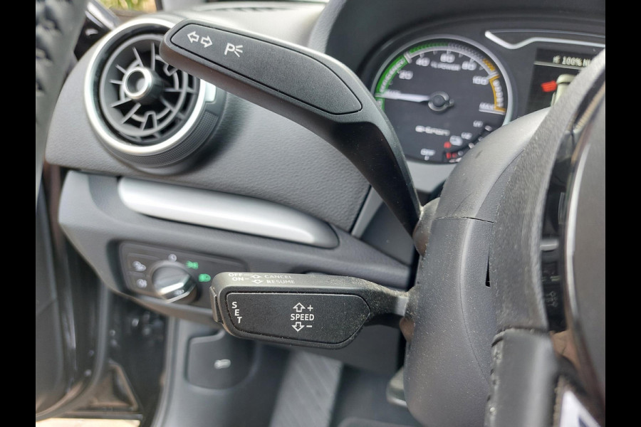 Audi A3 Sportback 40 e-tron Advance Sport | Trekhaak | Camera | 100% onderhouden Audi A3 Sportback 40 e-tron Advance Sport | Trekhaak | Camera | 100% onderhouden