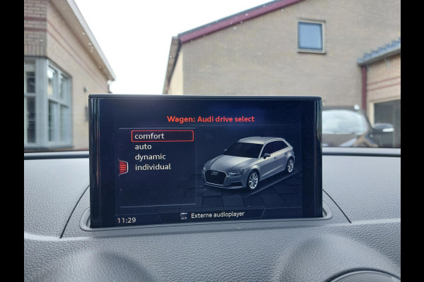 Audi A3 Sportback 40 e-tron Advance Sport | Trekhaak | Camera | 100% onderhouden Audi A3 Sportback 40 e-tron Advance Sport | Trekhaak | Camera | 100% onderhouden