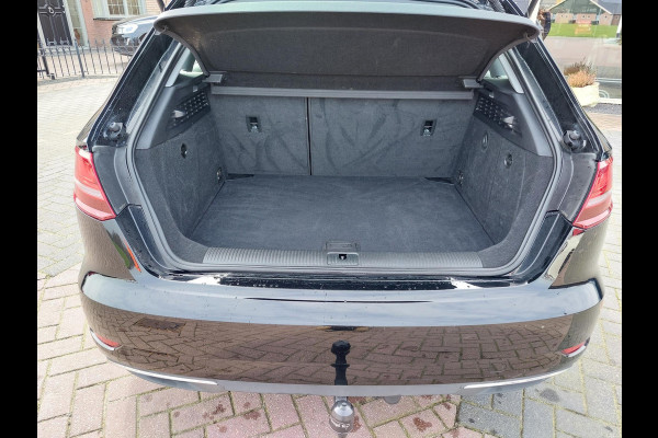 Audi A3 Sportback 40 e-tron Advance Sport | Trekhaak | Camera | 100% onderhouden Audi A3 Sportback 40 e-tron Advance Sport | Trekhaak | Camera | 100% onderhouden