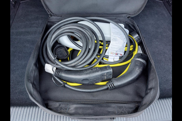 Audi A3 Sportback 40 e-tron Advance Sport | Trekhaak | Camera | 100% onderhouden Audi A3 Sportback 40 e-tron Advance Sport | Trekhaak | Camera | 100% onderhouden