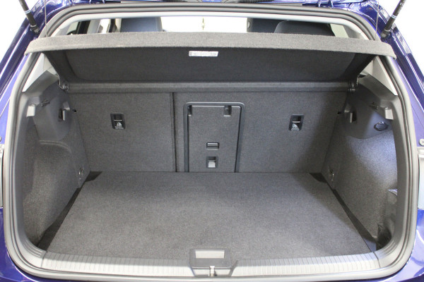 Volkswagen Golf 1.5 TSI Life Business