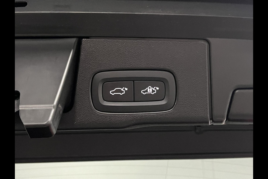 Volvo XC60 2.0 T6 Plug-in hybrid AWD R-Design Open dak | Trekhaak | Adapt. cruise | Head-up | 360 graden camera | Stoelventilatie