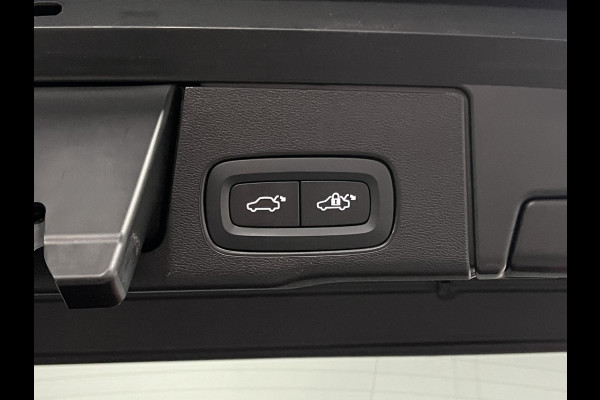 Volvo XC60 2.0 T6 Plug-in hybrid AWD R-Design Open dak | Trekhaak | Adapt. cruise | Head-up | 360 graden camera | Stoelventilatie