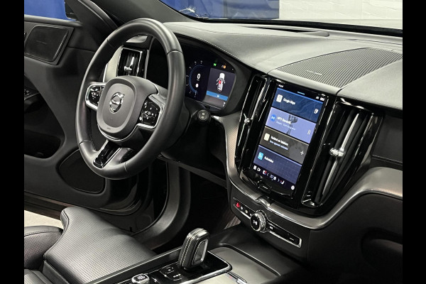 Volvo XC60 2.0 T6 Plug-in hybrid AWD R-Design Open dak | Trekhaak | Adapt. cruise | Head-up | 360 graden camera | Stoelventilatie