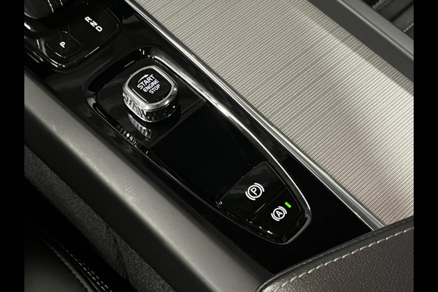 Volvo XC60 2.0 T6 Plug-in hybrid AWD R-Design Open dak | Trekhaak | Adapt. cruise | Head-up | 360 graden camera | Stoelventilatie
