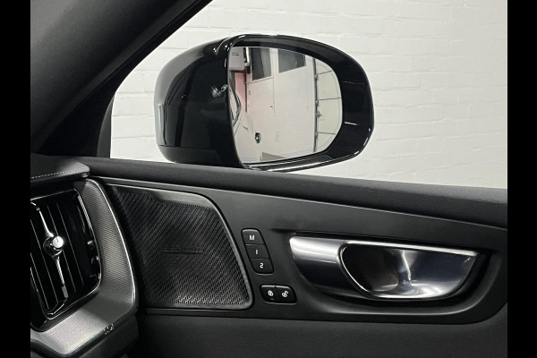 Volvo XC60 2.0 T6 Plug-in hybrid AWD R-Design Open dak | Trekhaak | Adapt. cruise | Head-up | 360 graden camera | Stoelventilatie