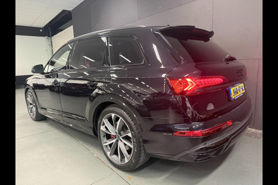 Audi Q7 60 TFSI e quattro 462PK 3X S-LINE BLACK-LINE PANO/DAB/M-STOELEN/SFEERVERL/B&O/CARPLAY/V-COCKPIT/// Audi Q7 60 TFSI e quattro 462PK 3X S-LINE BLACK-LINE PANO/DAB/M-STOELEN/SFEERVERL/B&O/CARPLAY/V-COCKPIT///