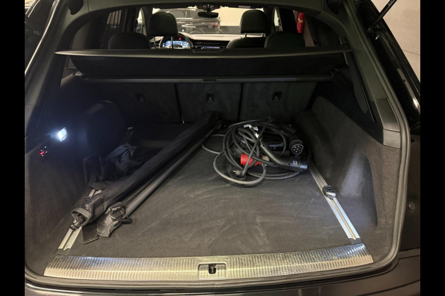 Audi Q7 60 TFSI e quattro 462PK 3X S-LINE BLACK-LINE PANO/DAB/M-STOELEN/SFEERVERL/B&O/CARPLAY/V-COCKPIT/// Audi Q7 60 TFSI e quattro 462PK 3X S-LINE BLACK-LINE PANO/DAB/M-STOELEN/SFEERVERL/B&O/CARPLAY/V-COCKPIT///