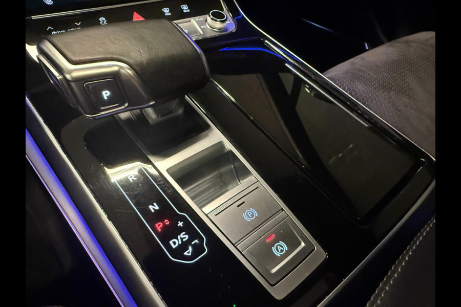 Audi Q7 60 TFSI e quattro 462PK 3X S-LINE BLACK-LINE PANO/DAB/M-STOELEN/SFEERVERL/B&O/CARPLAY/V-COCKPIT/// Audi Q7 60 TFSI e quattro 462PK 3X S-LINE BLACK-LINE PANO/DAB/M-STOELEN/SFEERVERL/B&O/CARPLAY/V-COCKPIT///