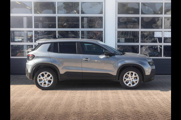 Jeep Avenger Business Edition 54 kWh | Uit voorraad leverbaar | 17% Bijtelling | Winter Pack | Warmtepomp | Apple Carplay | Clima | Keyless | Adapt. Cruise | 17" | Camera Jeep Avenger Business Edition 54 kWh | Uit voorraad leverbaar | 17% Bijtelling | Winter Pack | Warmtepomp | Apple Carplay | Clima | Keyless | Adapt. Cruise | 17" | Camera