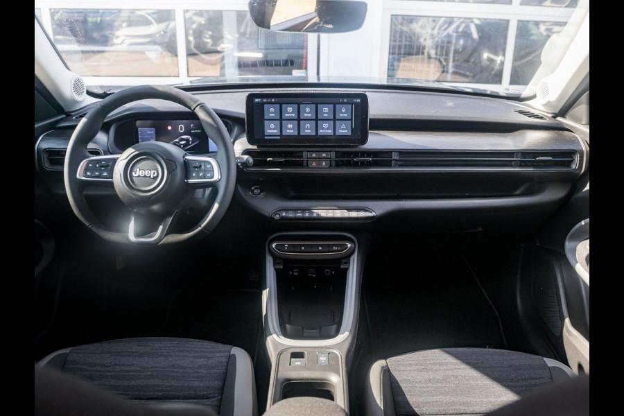Jeep Avenger Business Edition 54 kWh | Uit voorraad leverbaar | 17% Bijtelling | Winter Pack | Warmtepomp | Apple Carplay | Clima | Keyless | Adapt. Cruise | 17" | Camera Jeep Avenger Business Edition 54 kWh | Uit voorraad leverbaar | 17% Bijtelling | Winter Pack | Warmtepomp | Apple Carplay | Clima | Keyless | Adapt. Cruise | 17" | Camera