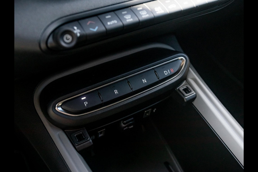 Jeep Avenger Business Edition 54 kWh | Uit voorraad leverbaar | 17% Bijtelling | Winter Pack | Warmtepomp | Apple Carplay | Clima | Keyless | Adapt. Cruise | 17" | Camera Jeep Avenger Business Edition 54 kWh | Uit voorraad leverbaar | 17% Bijtelling | Winter Pack | Warmtepomp | Apple Carplay | Clima | Keyless | Adapt. Cruise | 17" | Camera