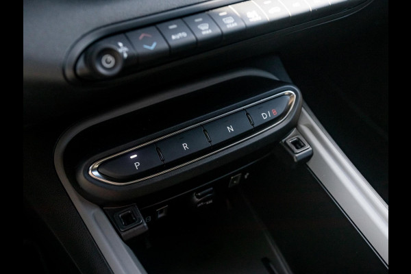 Jeep Avenger Business Edition 54 kWh | Uit voorraad leverbaar | 17% Bijtelling | Winter Pack | Warmtepomp | Apple Carplay | Clima | Keyless | Adapt. Cruise | 17" | Camera Jeep Avenger Business Edition 54 kWh | Uit voorraad leverbaar | 17% Bijtelling | Winter Pack | Warmtepomp | Apple Carplay | Clima | Keyless | Adapt. Cruise | 17" | Camera