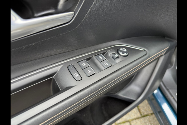 Peugeot 3008 1.6 HYbrid 225 GT - Automaat - Pano/schuifdak - Navi - Camera