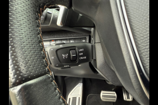 Peugeot 3008 1.6 HYbrid 225 GT - Automaat - Pano/schuifdak - Navi - Camera