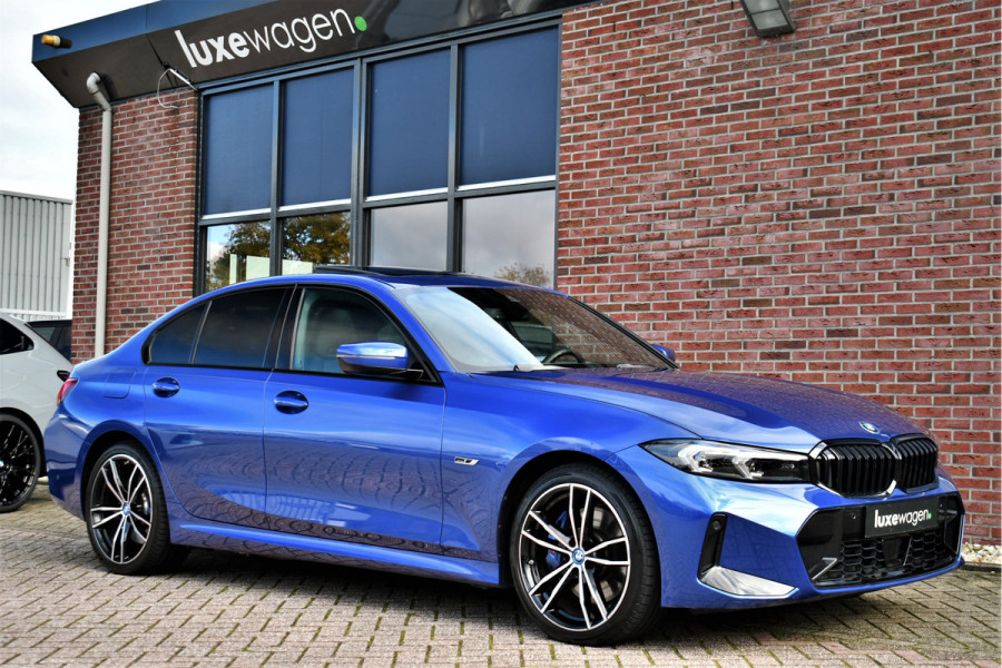 BMW 3-serie 330e xDrive M-Sport Pro Pano M-zetels ACC HUD 19inch El-klep