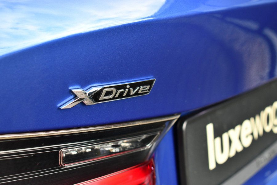 BMW 3-serie 330e xDrive M-Sport Pro Pano M-zetels ACC HUD 19inch El-klep