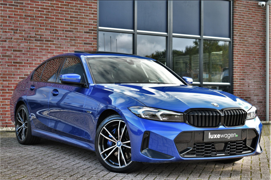 BMW 3-serie 330e xDrive M-Sport Pro Pano M-zetels ACC HUD 19inch El-klep