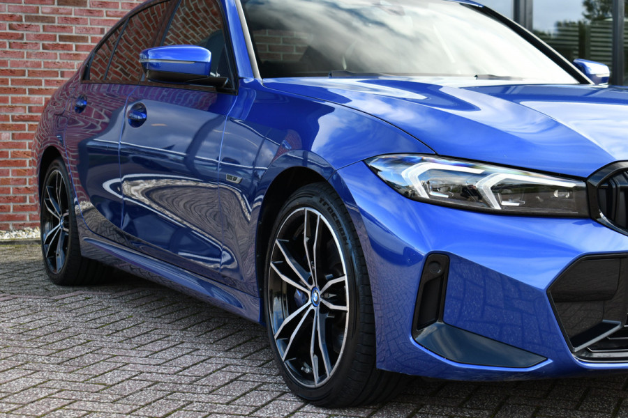 BMW 3-serie 330e xDrive M-Sport Pro Pano M-zetels ACC HUD 19inch El-klep