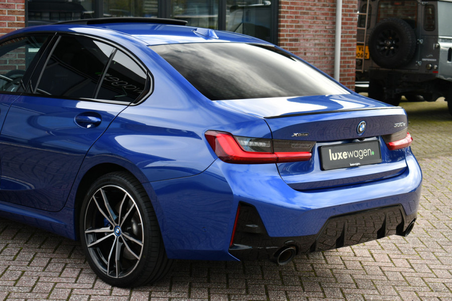 BMW 3-serie 330e xDrive M-Sport Pro Pano M-zetels ACC HUD 19inch El-klep