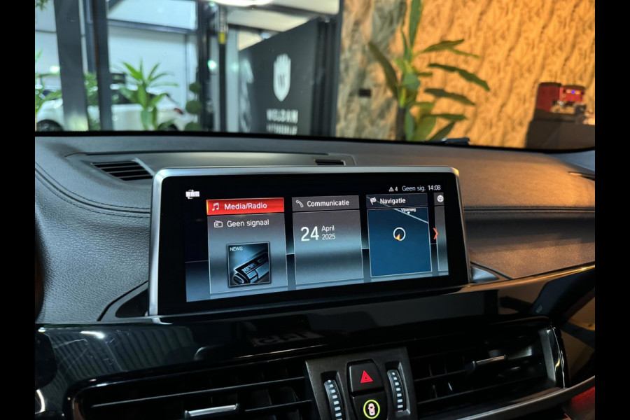 BMW X2 SDrive18i Advantage Plus Garantie Camera StoelVW Elek Achterklep Cruise Clima Navi Led Rijklaar