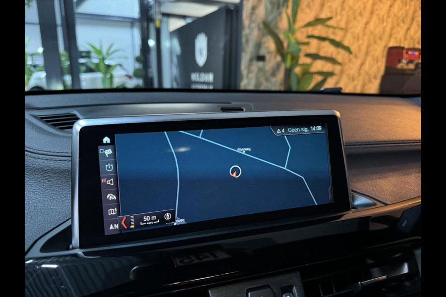 BMW X2 SDrive18i Advantage Plus Garantie Camera StoelVW Elek Achterklep Cruise Clima Navi Led Rijklaar