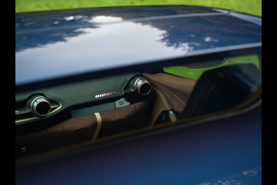 Ferrari 812 GTS 6.5 V12 | Blu Swaters | Airbrushed Shields | Full Carbon spec | Lift | JBL | Surround view | ADAS | Racing seats